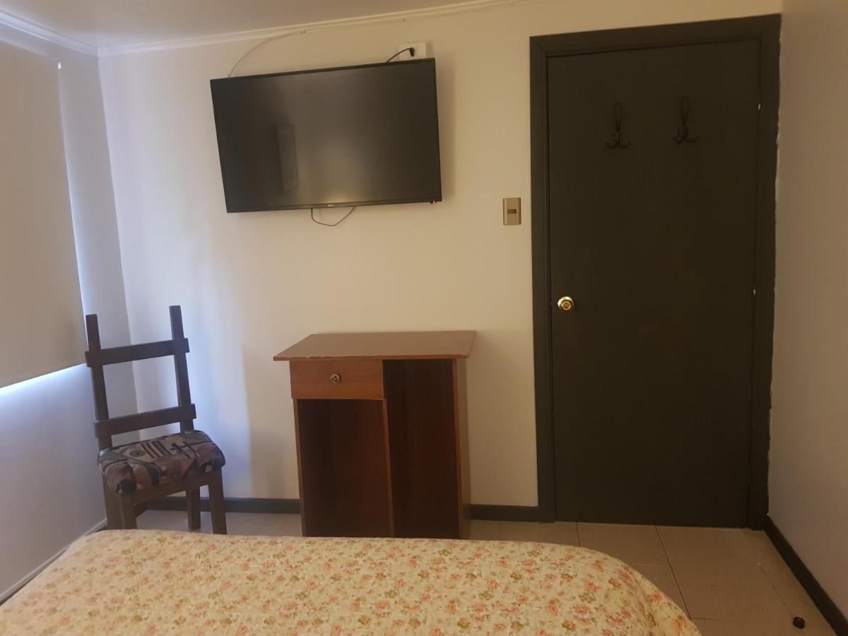 Hostal Centro Montt Temuco Bagian luar foto