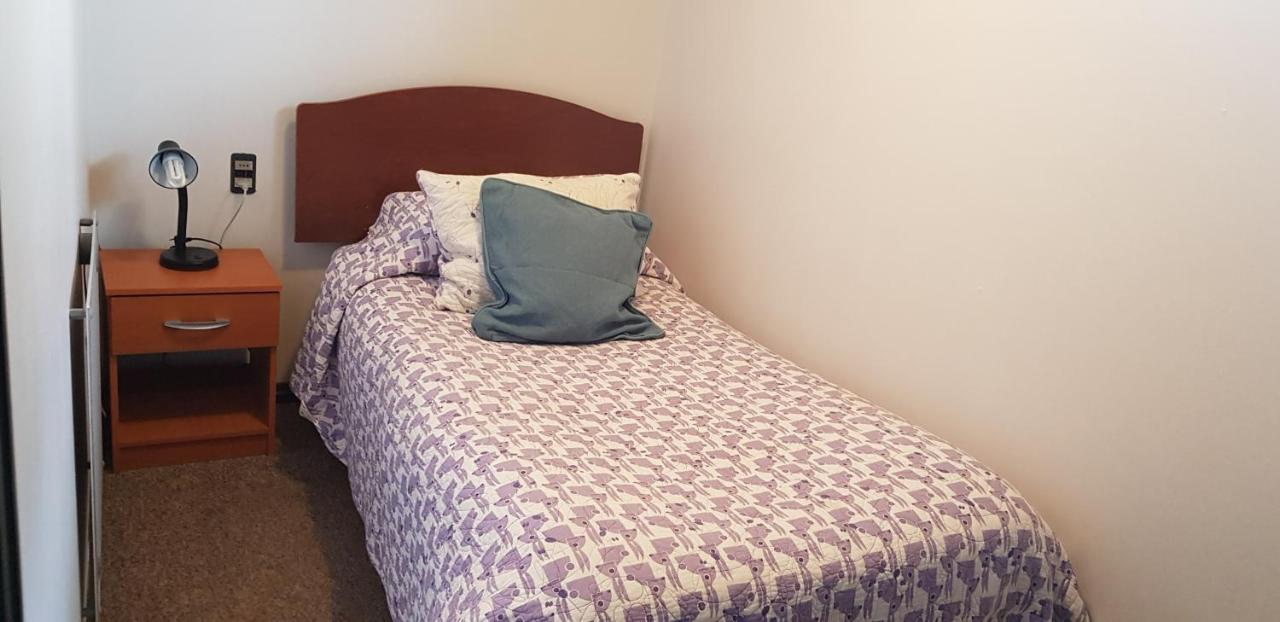 Hostal Centro Montt Temuco Bagian luar foto