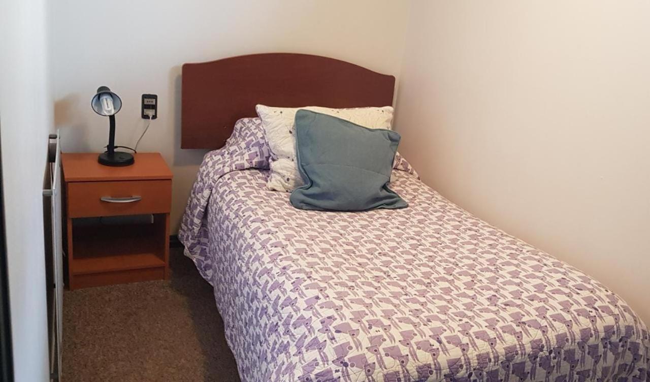 Hostal Centro Montt Temuco Bagian luar foto